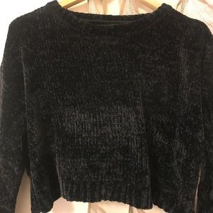 Soft long sleeve cropped sweater